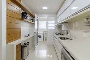 Apart in Cond. w/ Access to Beach and Pool Ave0232