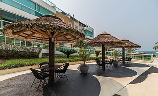 Beachfront Apartment w/ View Beach Santinho Asr204