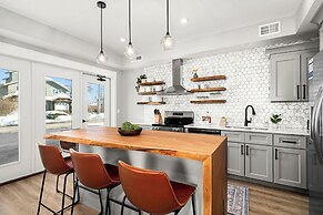 Dragestil 715 Duluth Condos