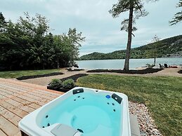 Nalu Retreat Lakeside