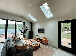 Nalu Retreat Lakeside