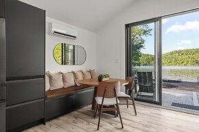 Nalu Retreat Lakeside