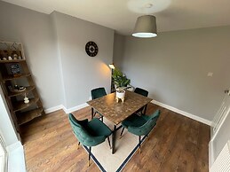 Cozy, Spacious 2Bd House In Historic Chapelfields