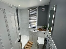 Cozy, Spacious 2Bd House In Historic Chapelfields