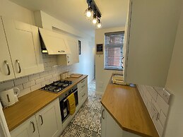 Cozy, Spacious 2Bd House In Historic Chapelfields