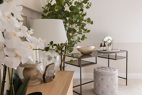 Stylish 3Bd Townhouse In Central Winchester