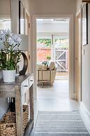 Stylish 3Bd Townhouse In Central Winchester