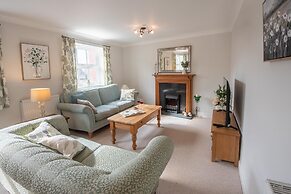 Modern 2-Bed Flat In Tavistock Centre