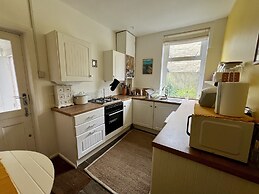Charming 1880S 2Bd Haworth Home
