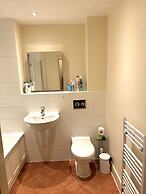 Spacious 1Bd Orpington Flat, 20 Min To Central Ldn
