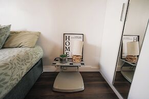 London Luxury Flat - Upper Whistler Walk