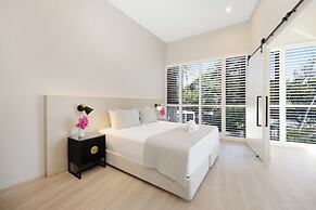 Picnic Bay Hotel