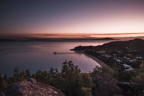 Picnic Bay Hotel