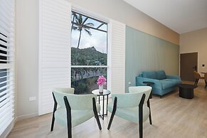 Picnic Bay Hotel