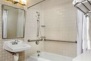 FairBridge Hotel by Concord Plaza