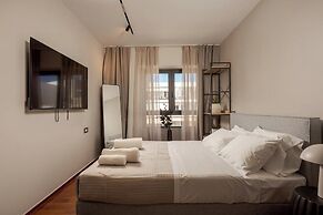 Demmi Central 2BR Designer Apt
