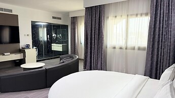 Royal Tulip Dancenter Suites Sharjah