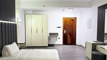 Royal Tulip Dancenter Suites Sharjah