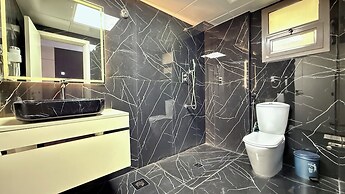 Royal Tulip Dancenter Suites Sharjah