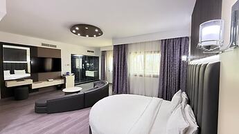 Royal Tulip Dancenter Suites Sharjah