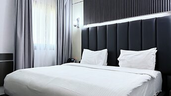 Royal Tulip Dancenter Suites Sharjah