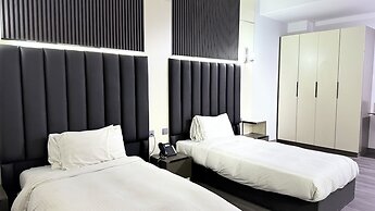 Royal Tulip Dancenter Suites Sharjah