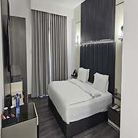 Royal Tulip Dancenter Suites Sharjah