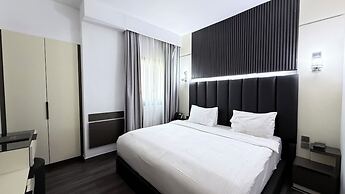 Royal Tulip Dancenter Suites Sharjah