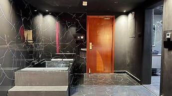 Royal Tulip Dancenter Suites Sharjah