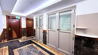 Royal Tulip Dancenter Suites Sharjah