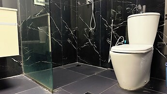 Royal Tulip Dancenter Suites Sharjah