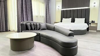 Royal Tulip Dancenter Suites Sharjah