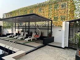 Quintessential Apartments By Signature