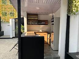 Quintessential Apartments By Signature