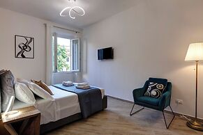 Barnaba Apartment by Mamo Florence
