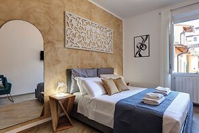 Barnaba Apartment by Mamo Florence