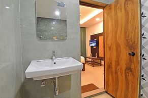 A K G Hotel