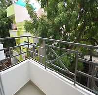 A K G Hotel