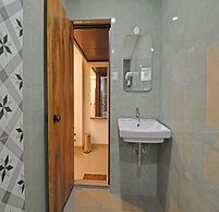 A K G Hotel
