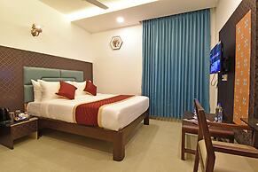 A K G Hotel