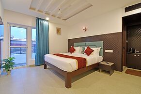 A K G Hotel