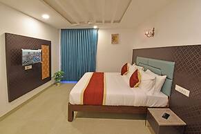 A K G Hotel