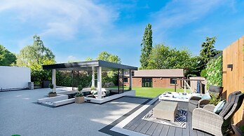 5 Bed Villa-sleeps 10-hot Tub-bar & Pool Table