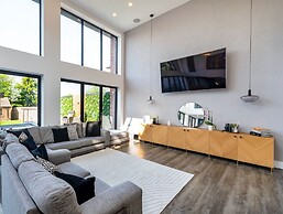5 Bed Villa-sleeps 10-hot Tub-bar & Pool Table