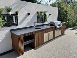 5 Bed Villa-sleeps 10-hot Tub-bar & Pool Table