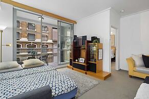 Spacious & Comfy Apt for 6 Next to Darling Harbour
