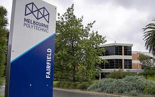 A Comfy & Cozy Apt in Clifton Hill, Free Parking