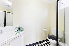 A Comfy & Cozy Apt in Clifton Hill, Free Parking
