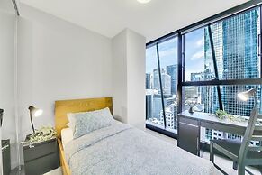 Stylish & Cozy 2BR Apt on Collins With City Views
