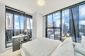 Stylish & Cozy 2BR Apt on Collins With City Views